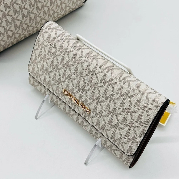 Michael Kors Medium Jaycee Zip Packet Backpack & Trifold Wallet Vanilla/Brown - Picture 13 of 16